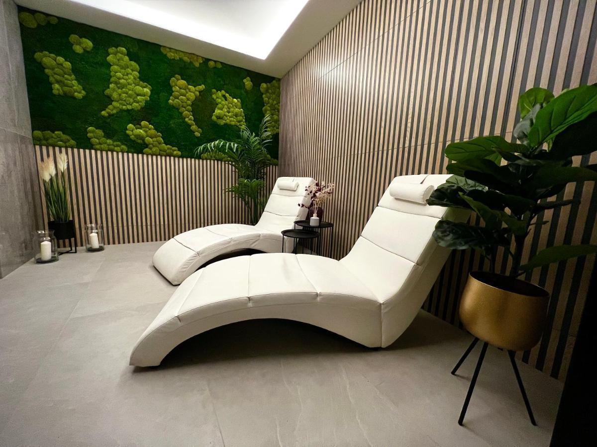 Bellevue Hotel Cesky Krumlov Bagian luar foto