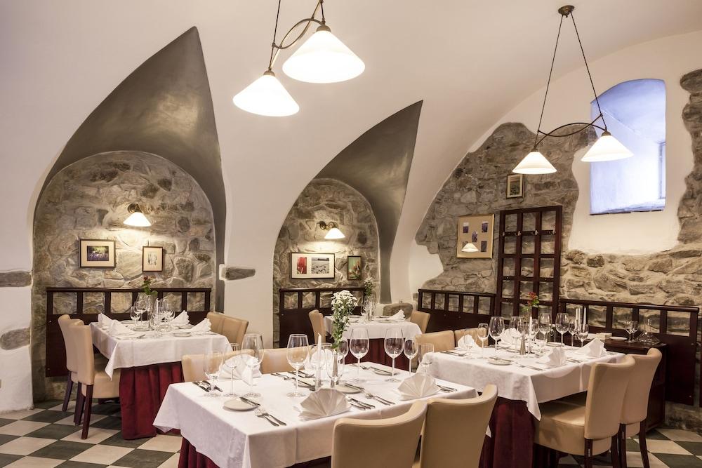 Bellevue Hotel Cesky Krumlov Bagian luar foto