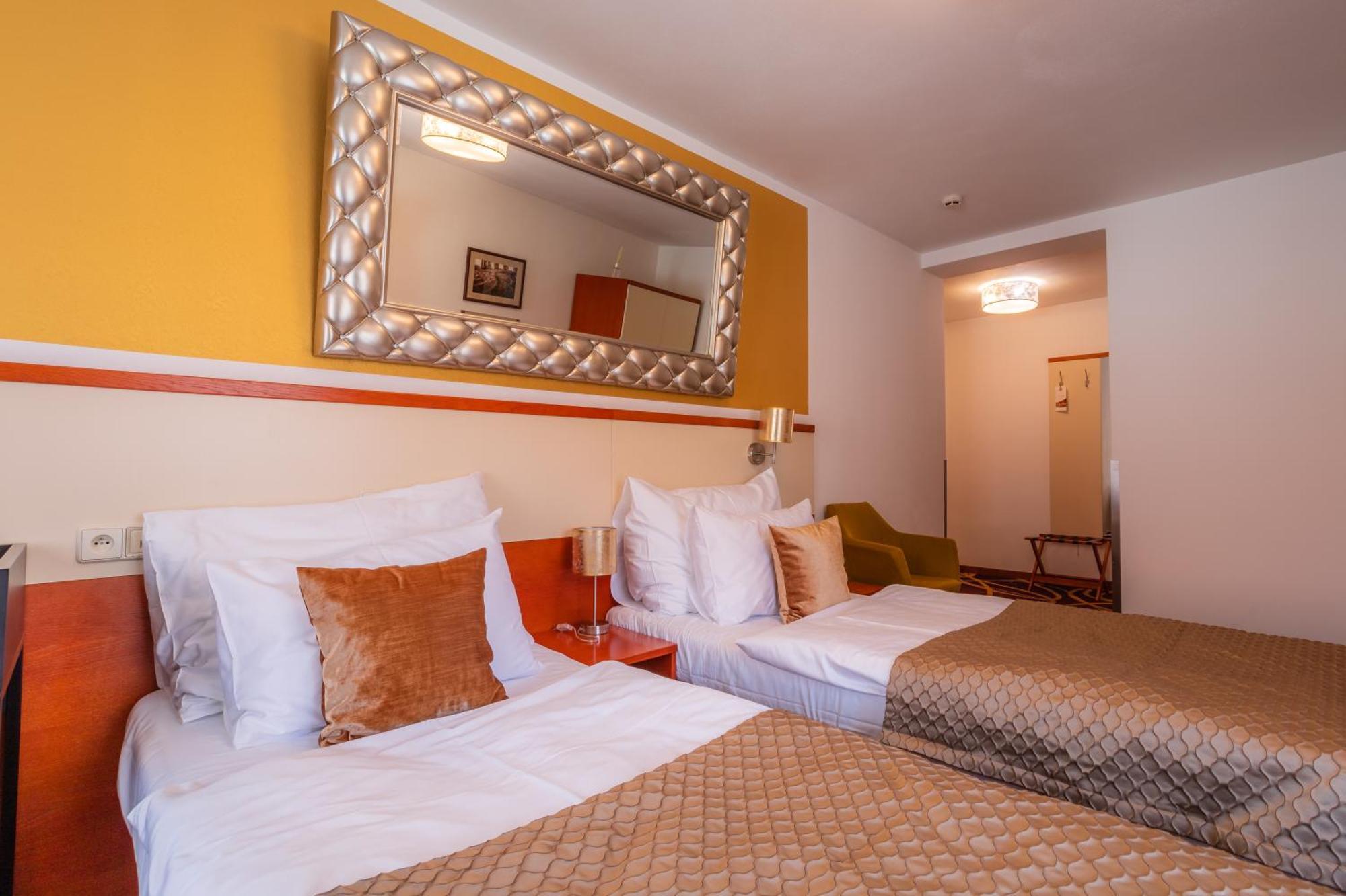 Bellevue Hotel Cesky Krumlov Bagian luar foto
