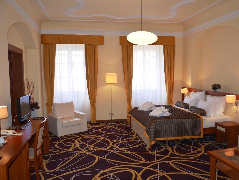 Bellevue Hotel Cesky Krumlov Bagian luar foto